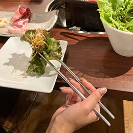 お箸で食べられるサムギョプサル